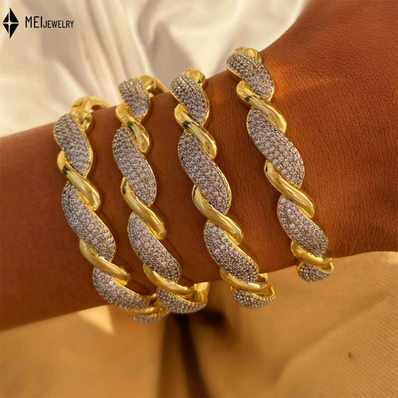 High-End Featuring Two Tone Di - Women'S Accessories Manufacturers recension och pris