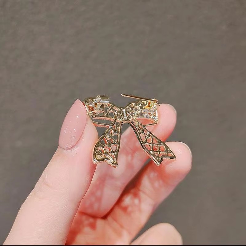 Punk Girl Brooch 2025 Fashiona - Women'S Accessories Manufacturers recension och pris