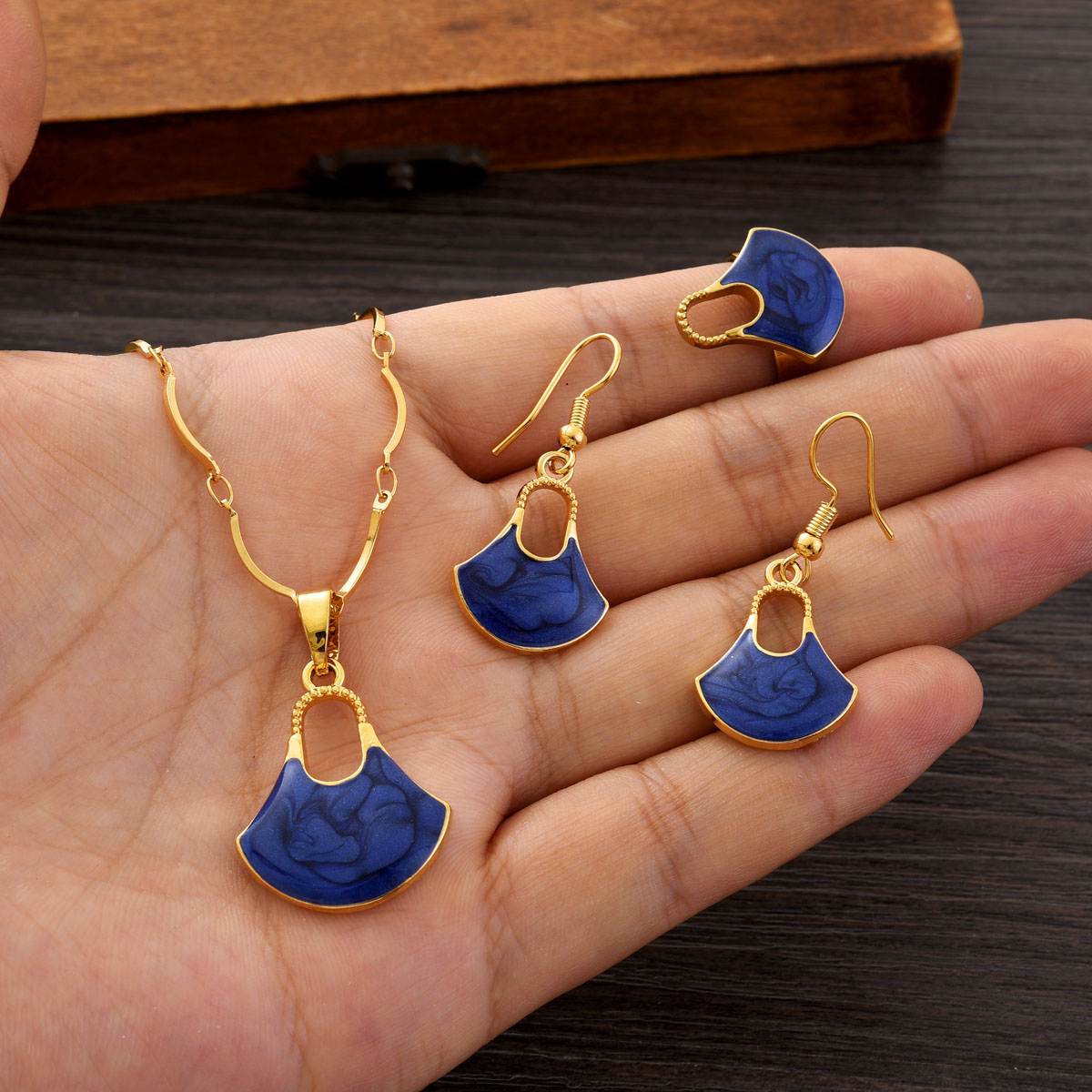 Fashion PNG Gold Color Jewelry - Women Accessories Png recension och pris